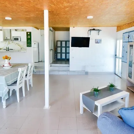 Casa Rustica With Large Terrace And Sea View