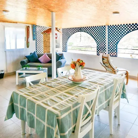 Casa Rustica With Large Terrace And Sea View Lägenhet
